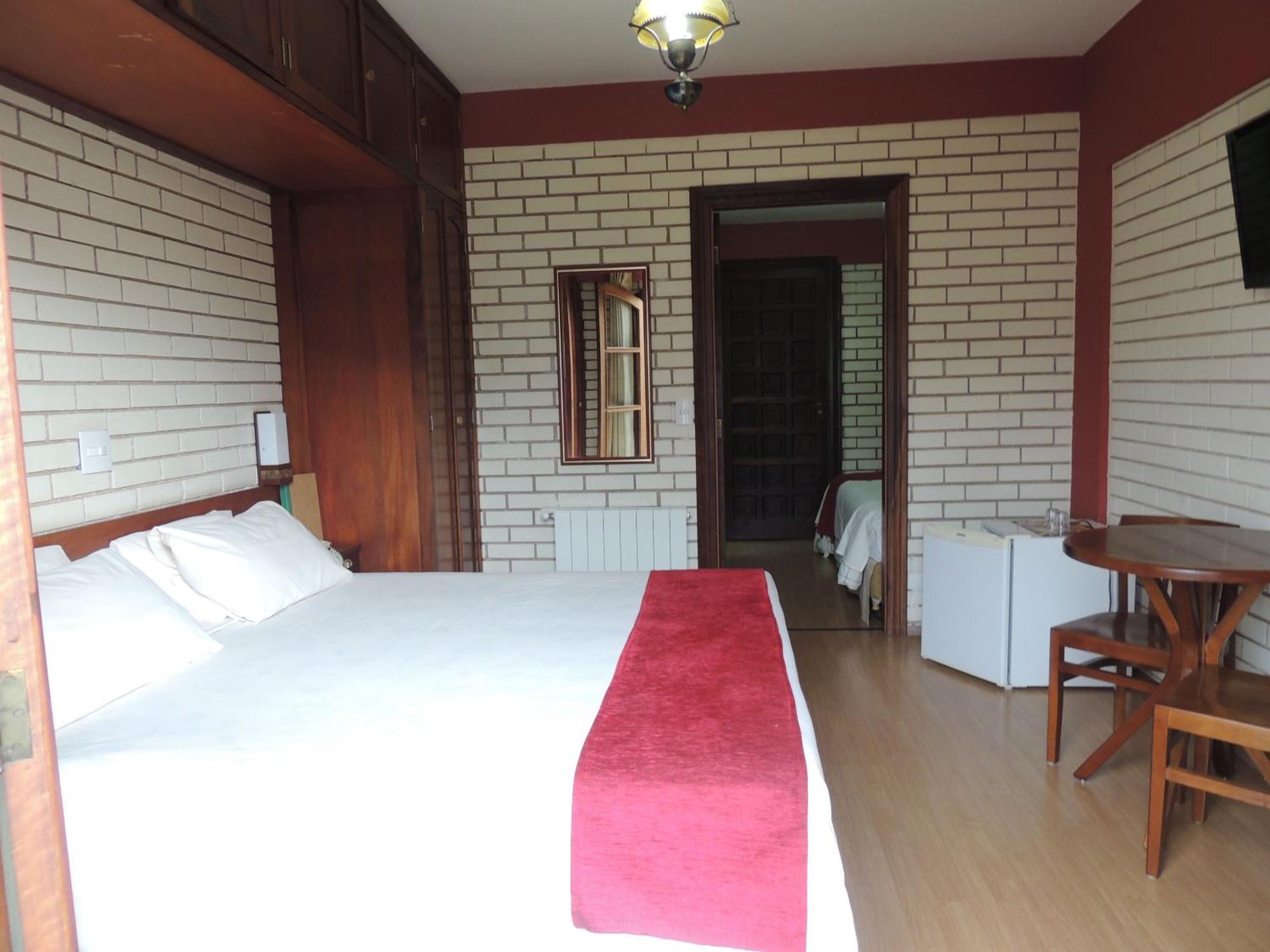 Hotel Monte Carlo Campos do Jordão Habitación foto
